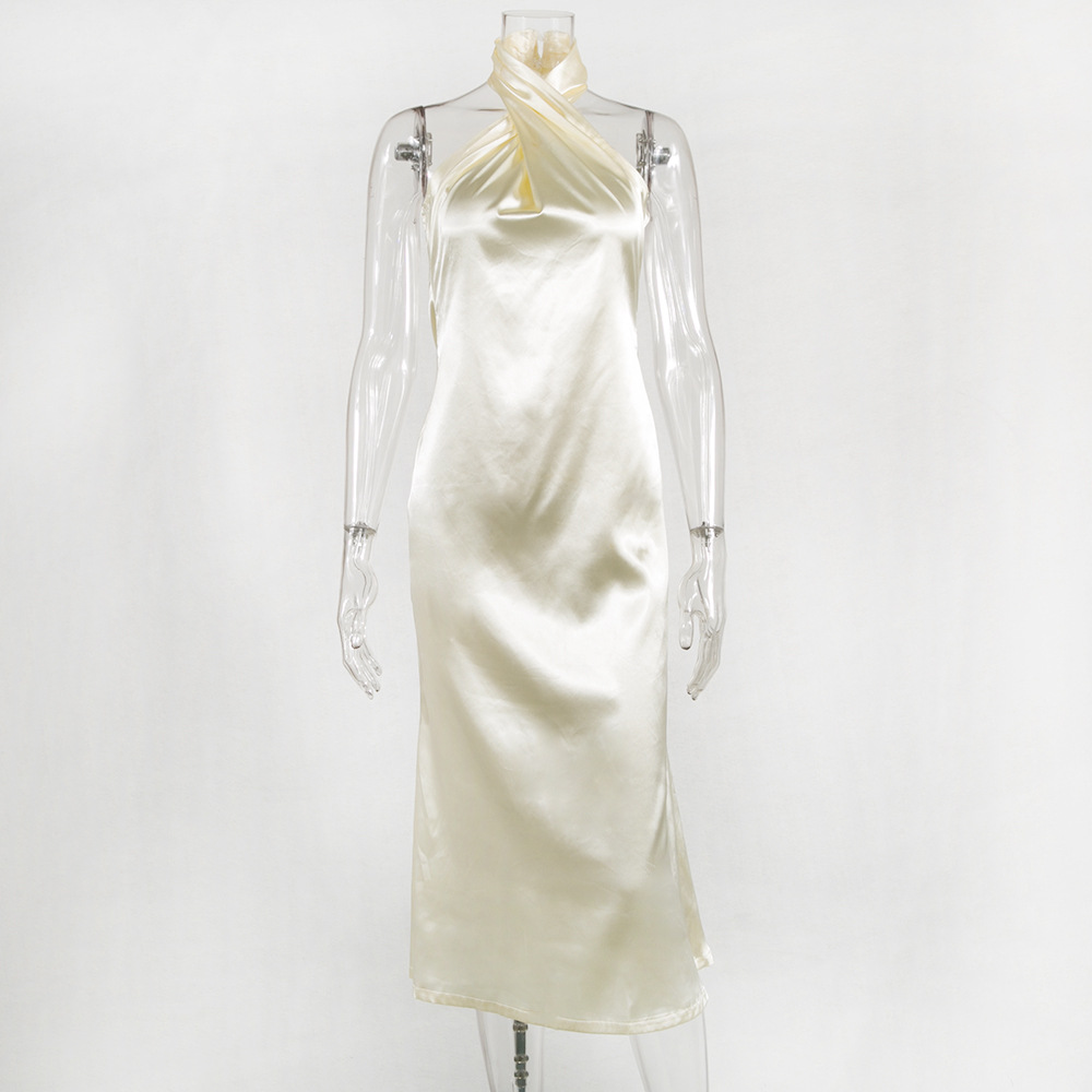 Váy lụa bóng dài trơn sang trọng