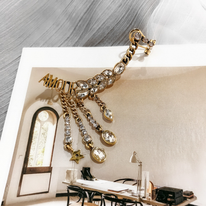 Khuyên tai Amour cổ điển