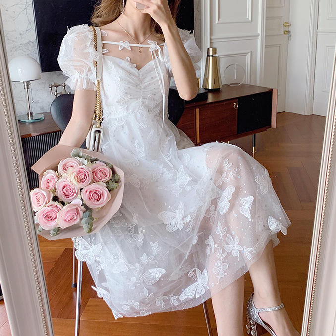 Váy voan côc tay trong suốt đính hoa bướm