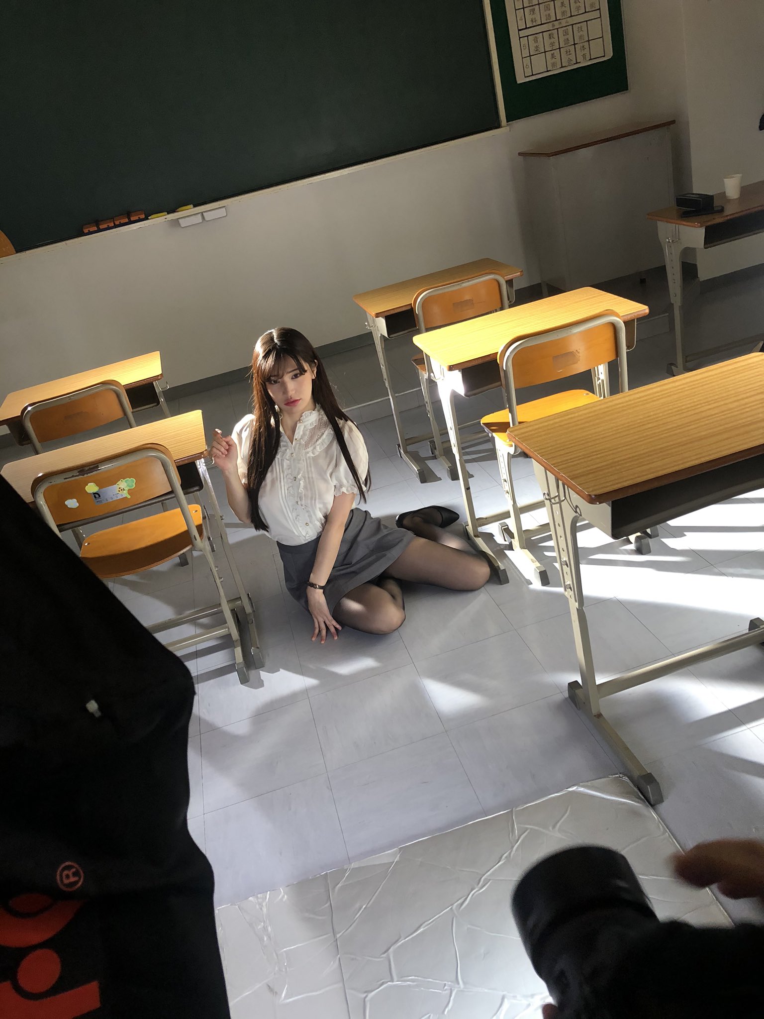 Ngành công nghiệp phim 18+ trị giá tỷ đô: Bí mật phía sau màn ảnh nóng