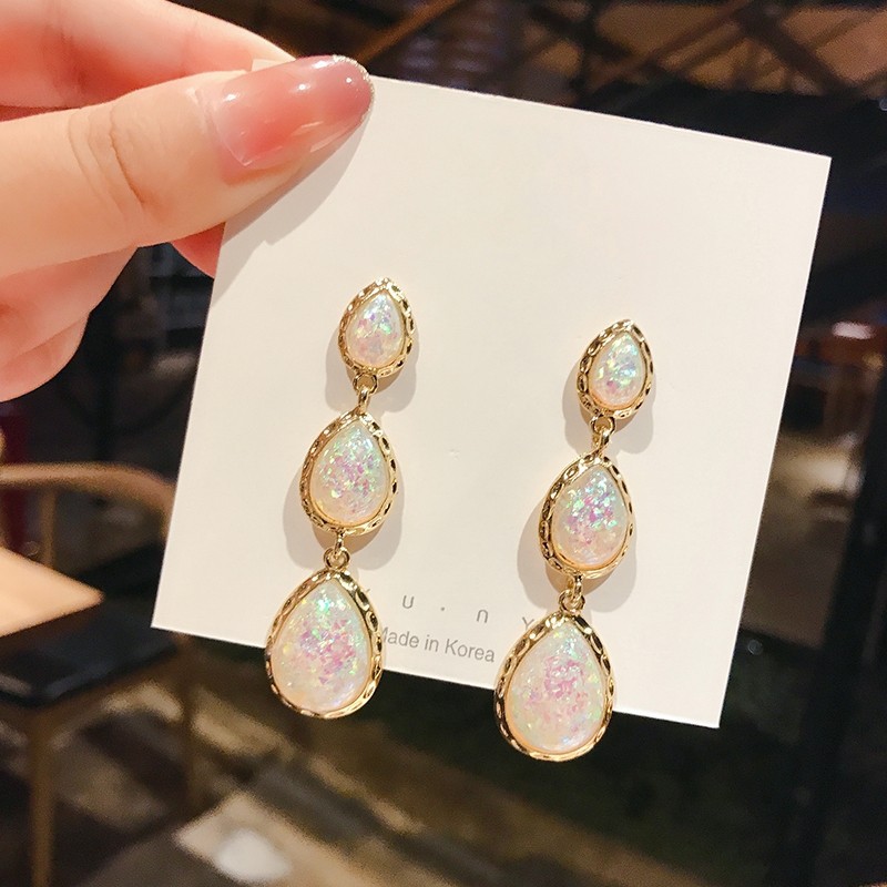 Khuyên tai 3 giọt nước nhũ