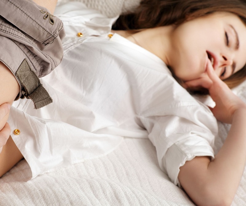 Phụ nữ xuất nước tiểu khi quan hệ có phải lên đỉnh không? Giải đáp chi tiết từ A-Z