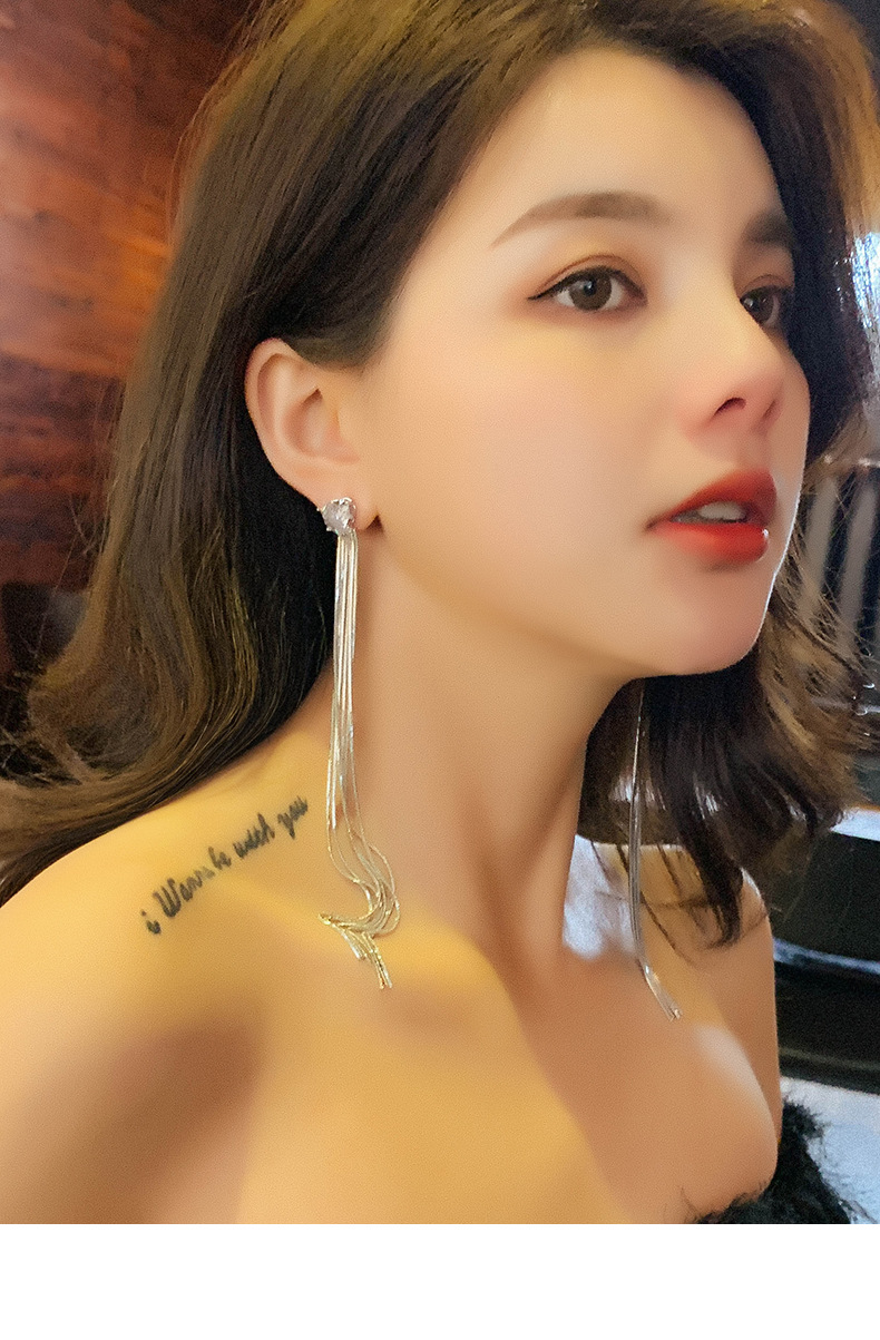 Khuyên tai tua dài dây nhỏ sang chảnh