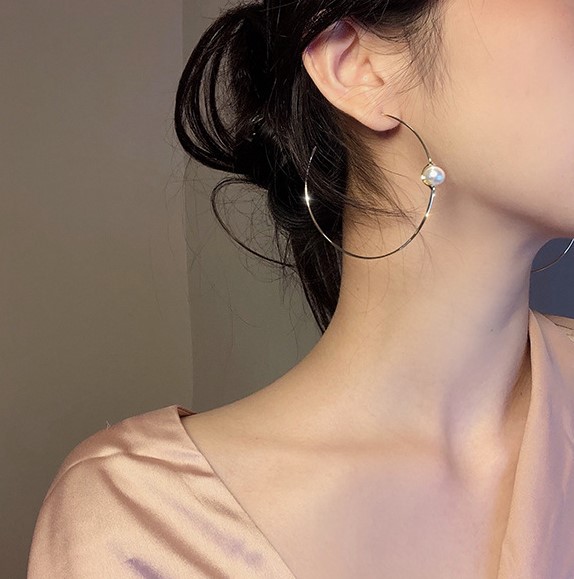 Khuyên tai tròn to ngọc trai