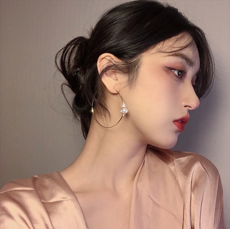 Khuyên tai tròn to ngọc trai