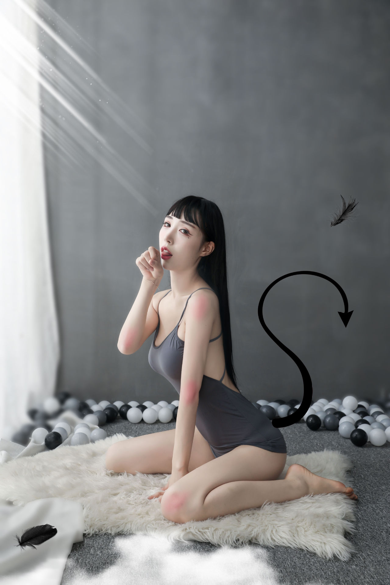 Váy ngủ body hở lưng cosplay