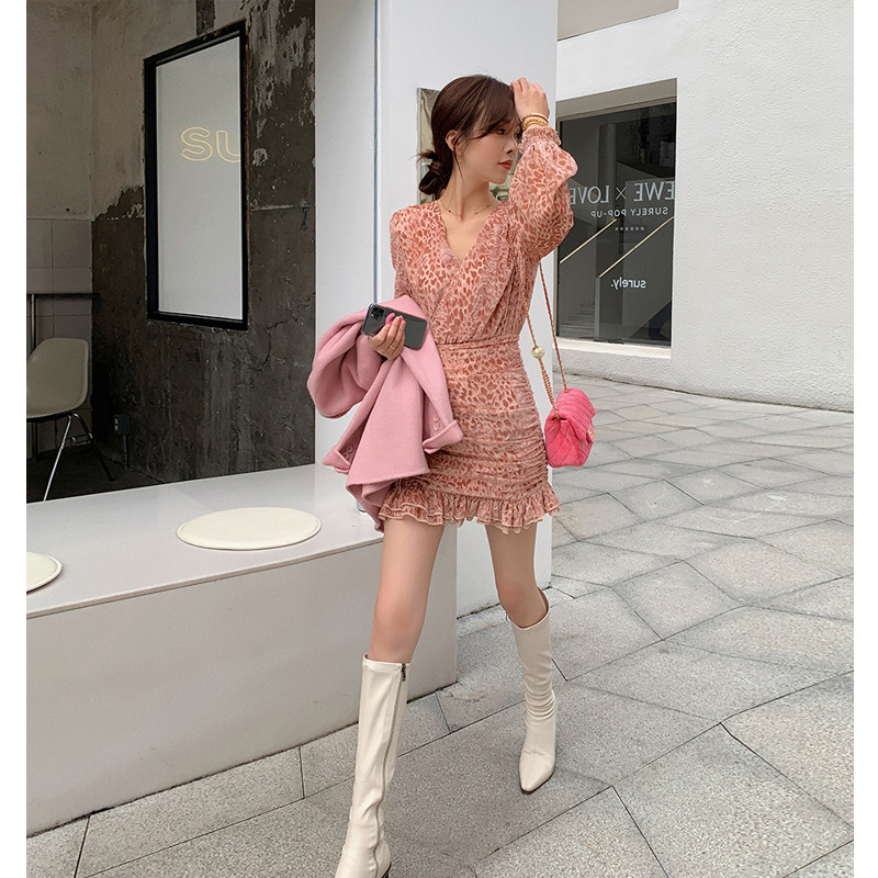 Váy da báo dài tay hồng