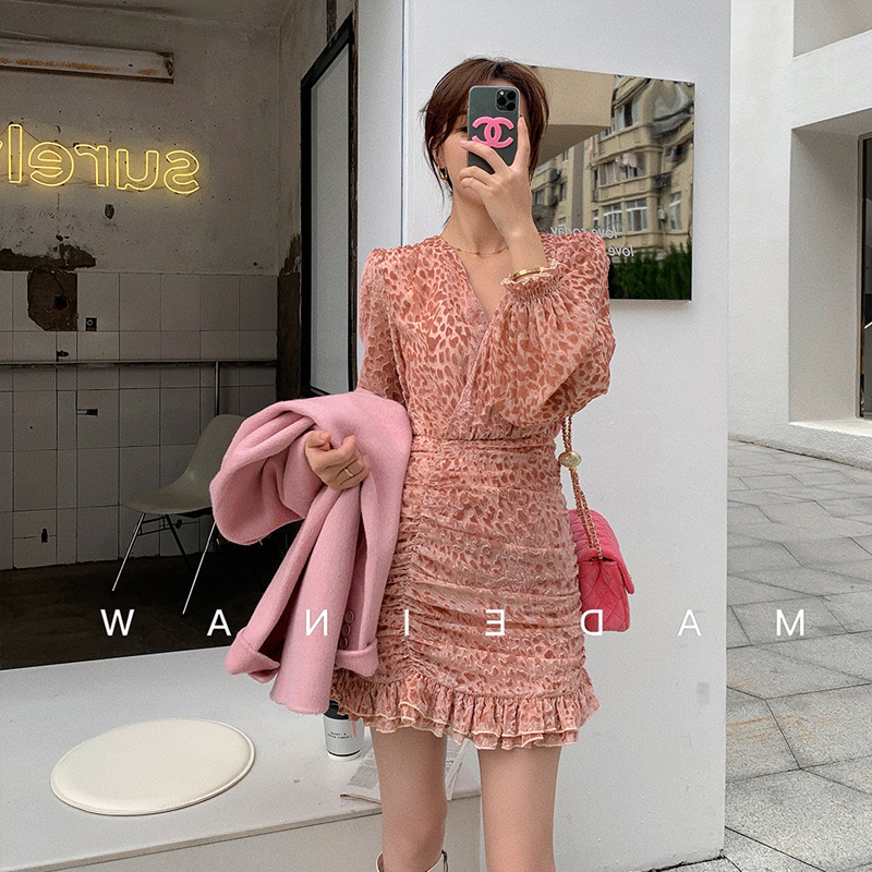 Váy da báo dài tay hồng