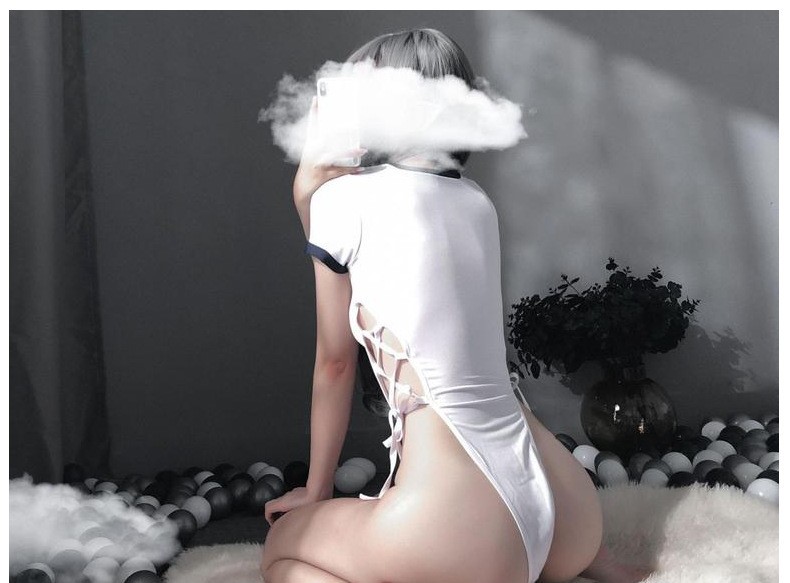 Bodysuit cộc tay dây đan hông sexy