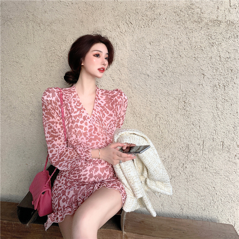 Váy da báo dài tay hồng