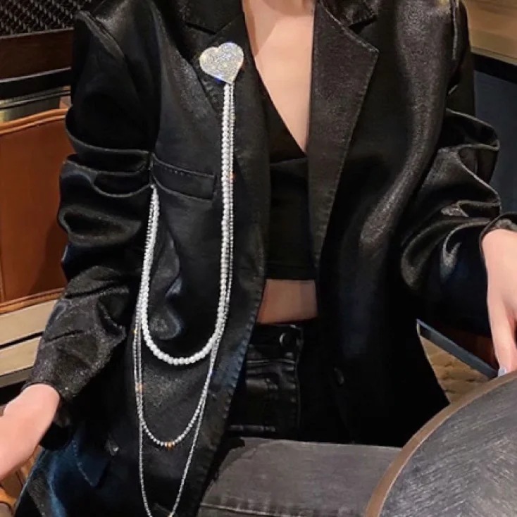 Cài áo trái tim ngọc trai