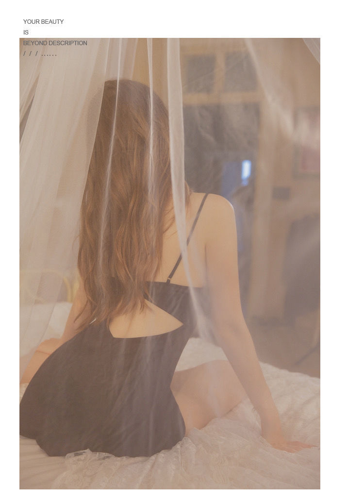 Đầm ngủ lụa 2 dây trơn xẻ đùi gợi cảm