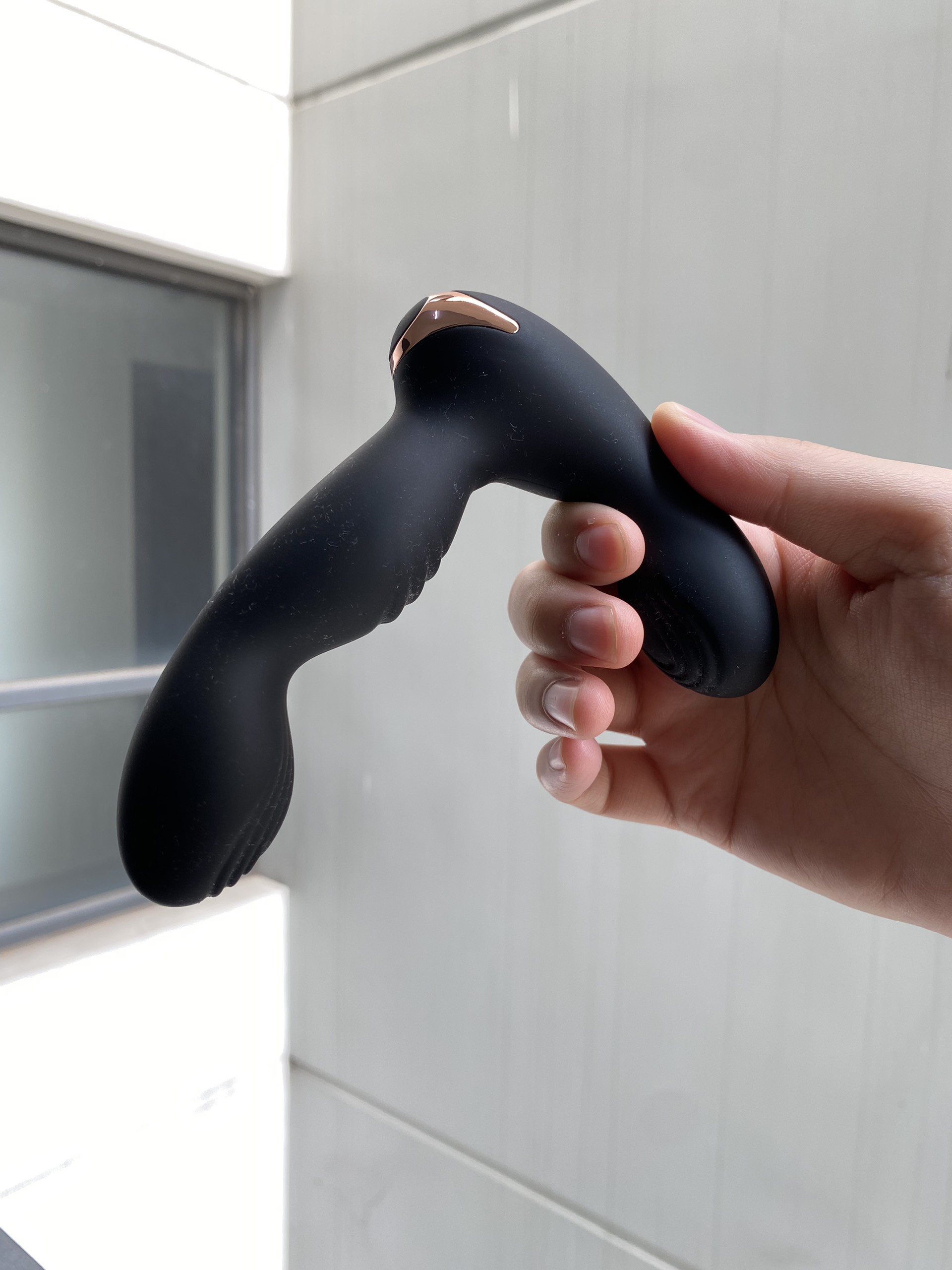 Quần lót rung hậu môn điều khiển từ xa Lilo