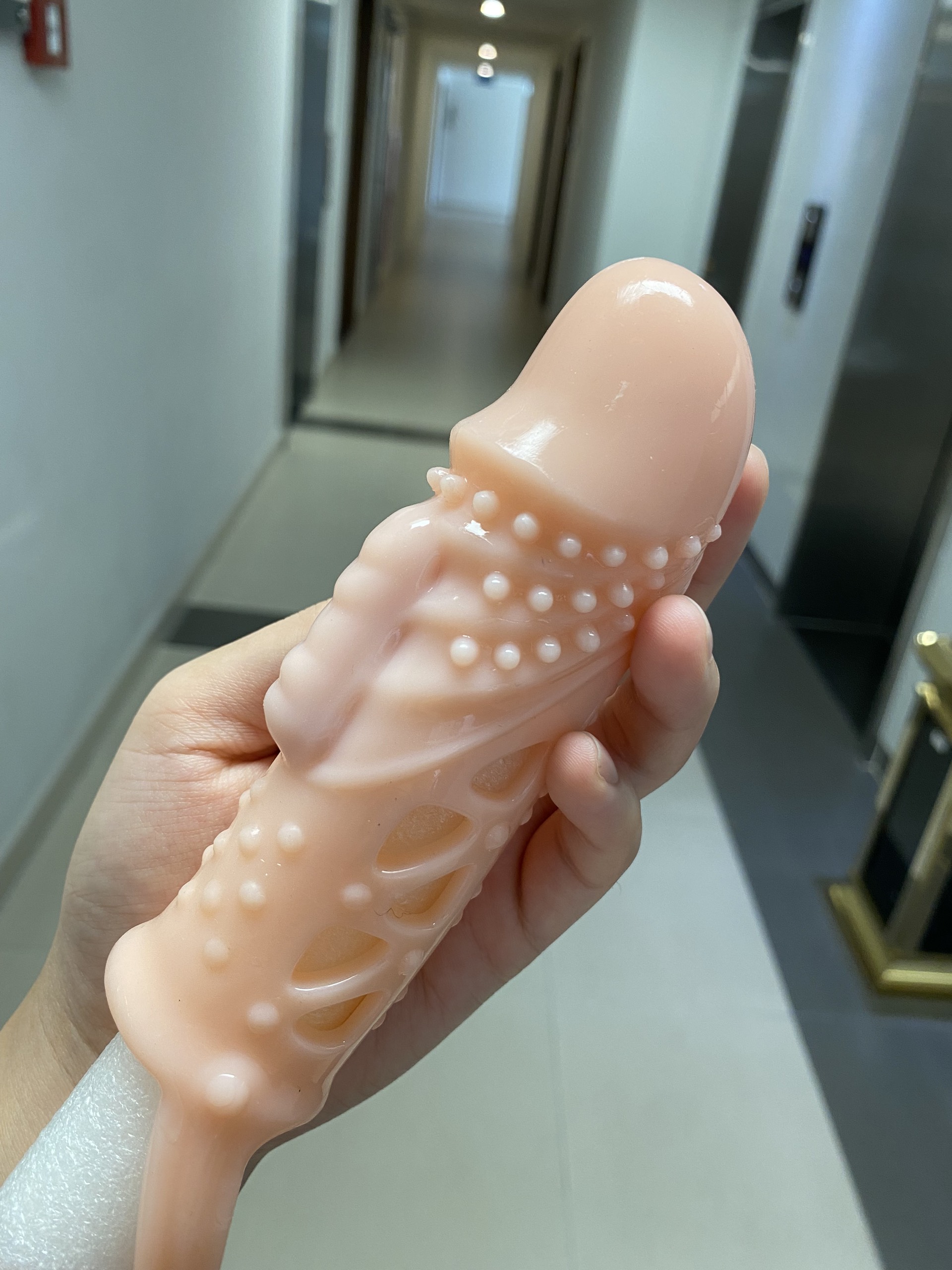 Bao cao su đôn dên Pretty Love Penis Sleeve quai đeo gắn cục rung