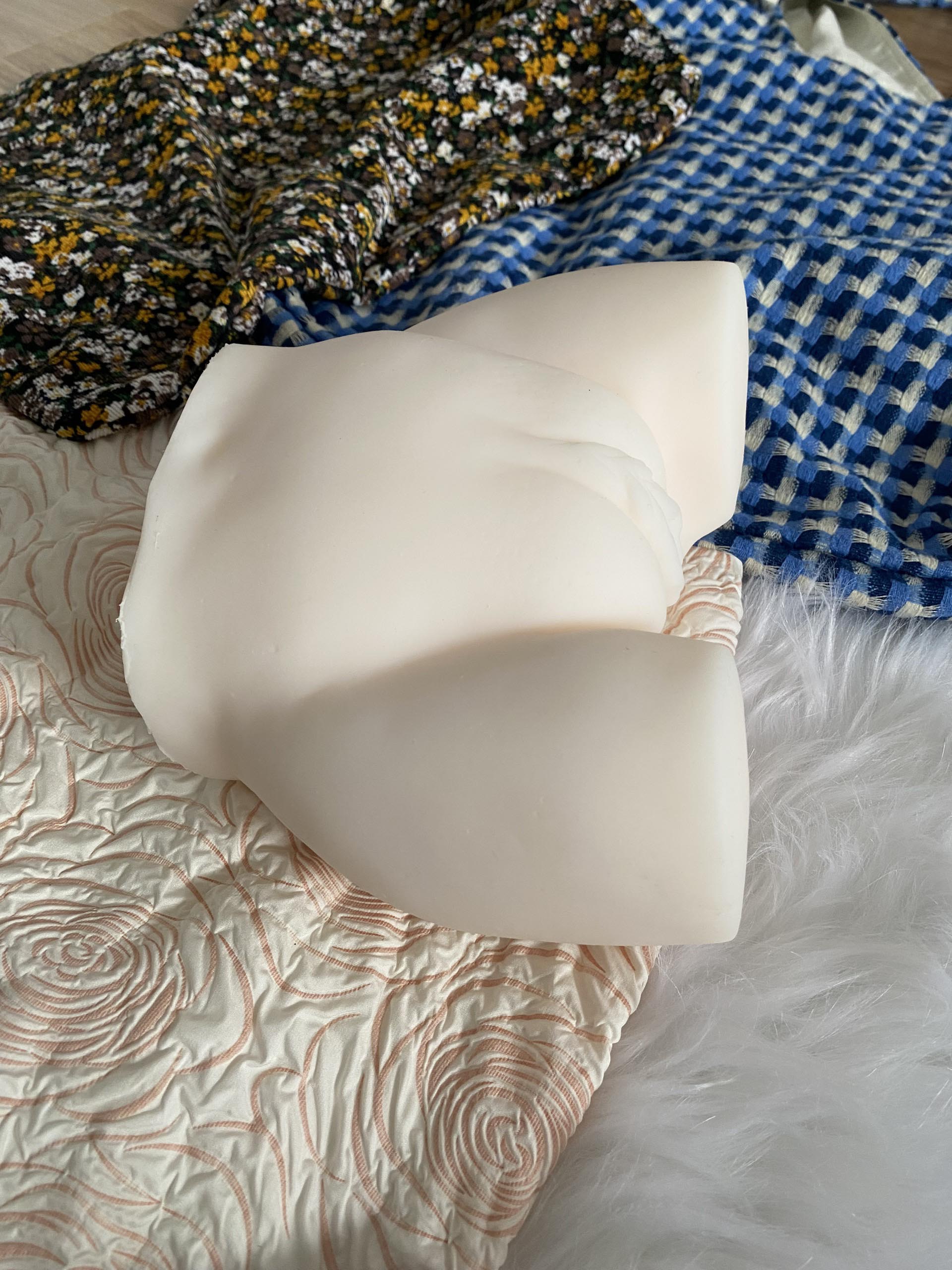 Búp bê tình dục da trắng mông to bướm múp Buttocks