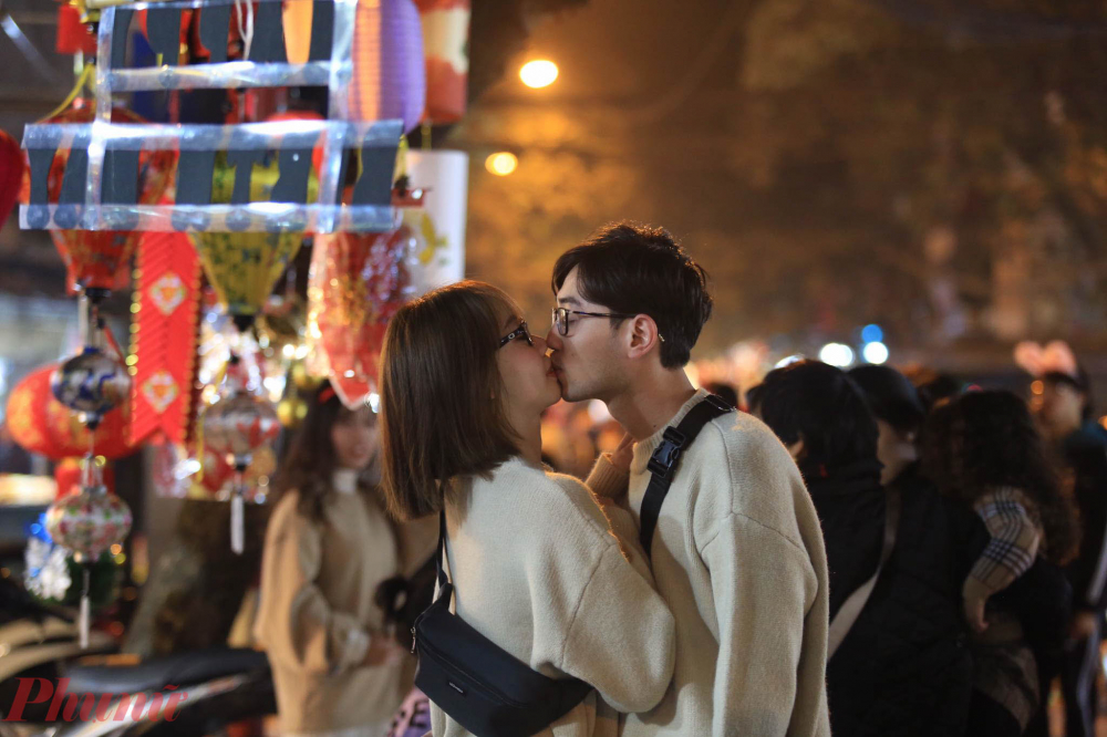 Có Nên Quan Hệ Tình Dục Vào Ngày Giáng Sinh Không? Lý Do Và Lưu Ý Quan Trọng