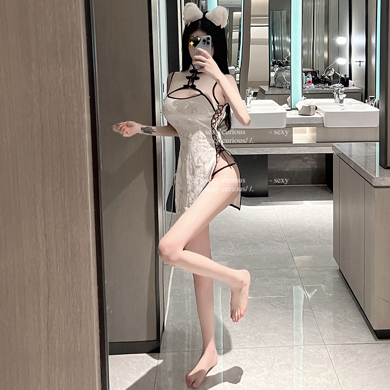 Váy ngủ sườn xám màng xuyên thấu