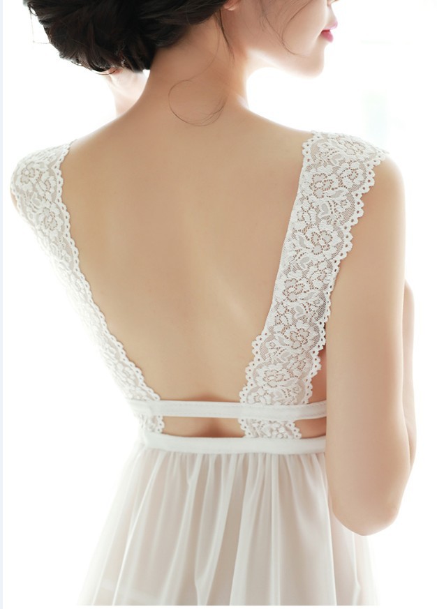 đầm ngủ ren trắng