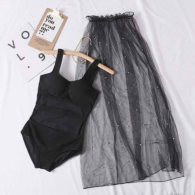 bikini 1 mảnh kèm chân váy