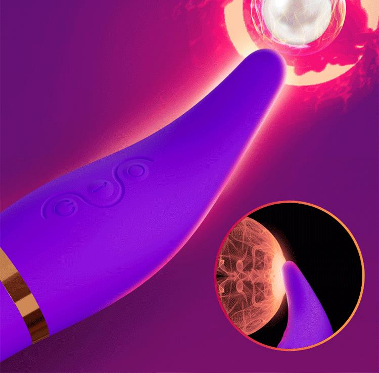 Máy rung hình dương vật thò thụt và lưỡi liếm hột le