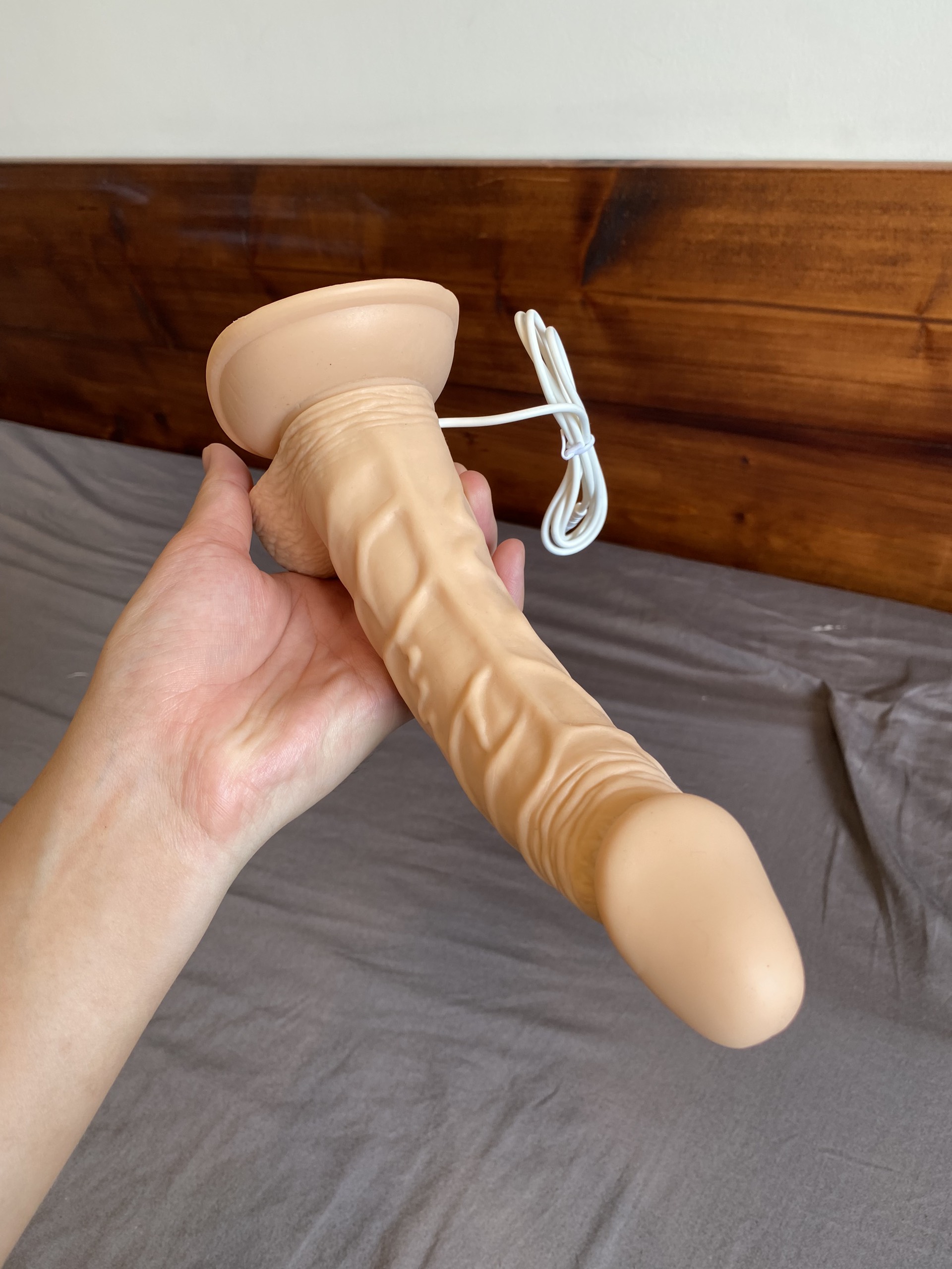 Dương vật giả gắn tường cong dài phong cách rắn hổ mang