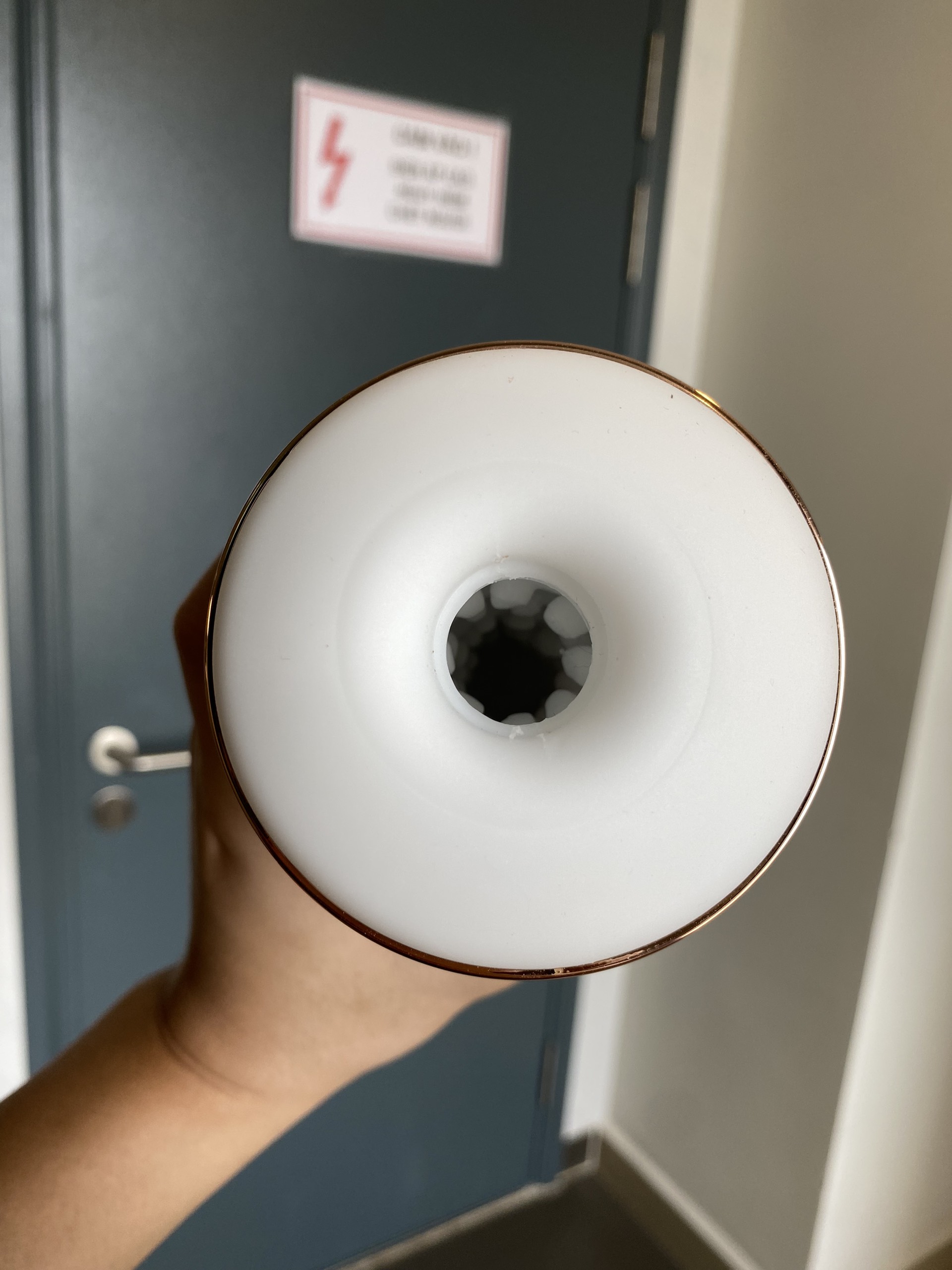 Cốc thủ dâm gắn tường thò thụt sưởi ấm rên la