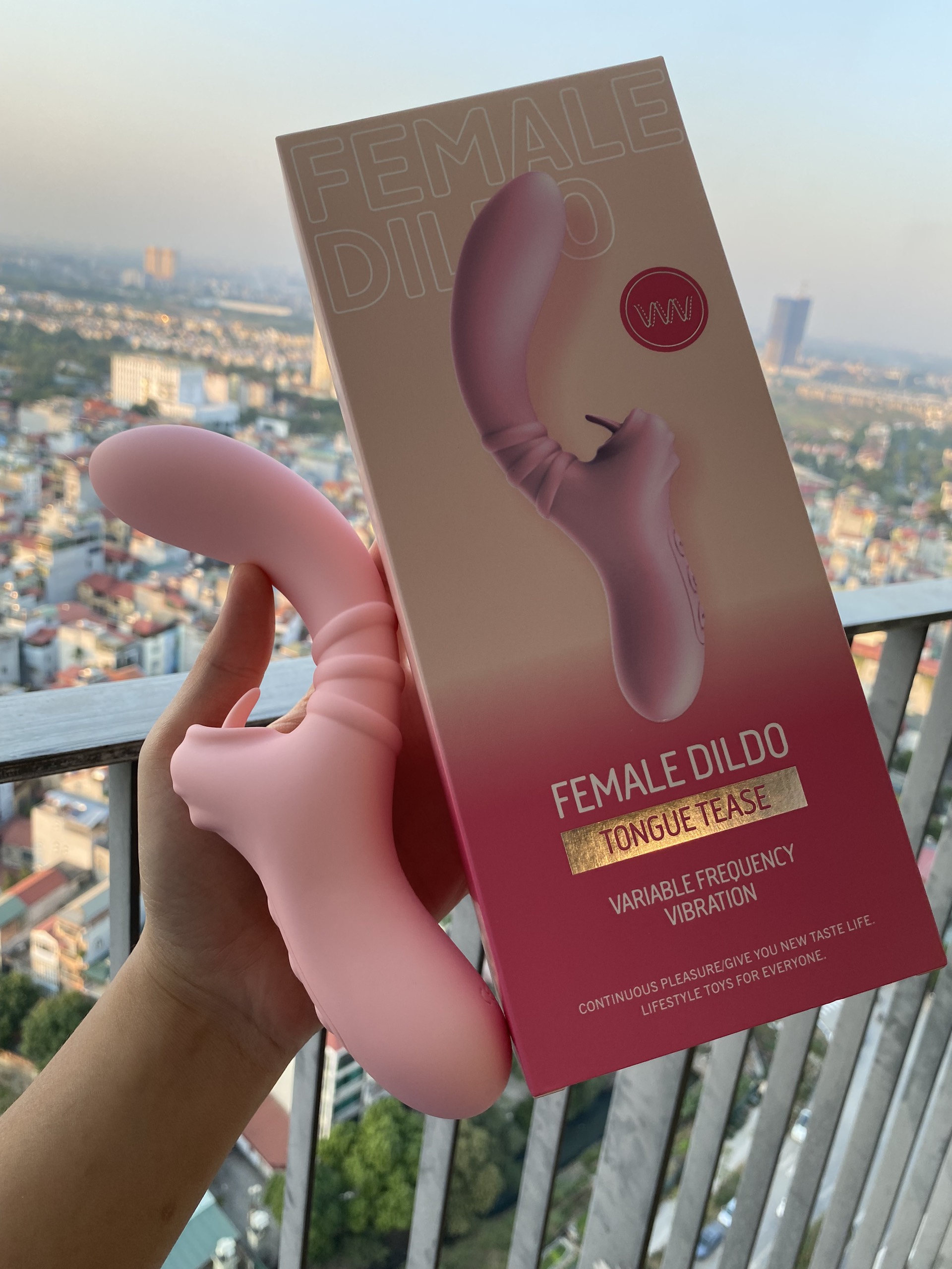 Chày rung cong có lưỡi liếm điểm G móc sâu âm đạo Female Dildo