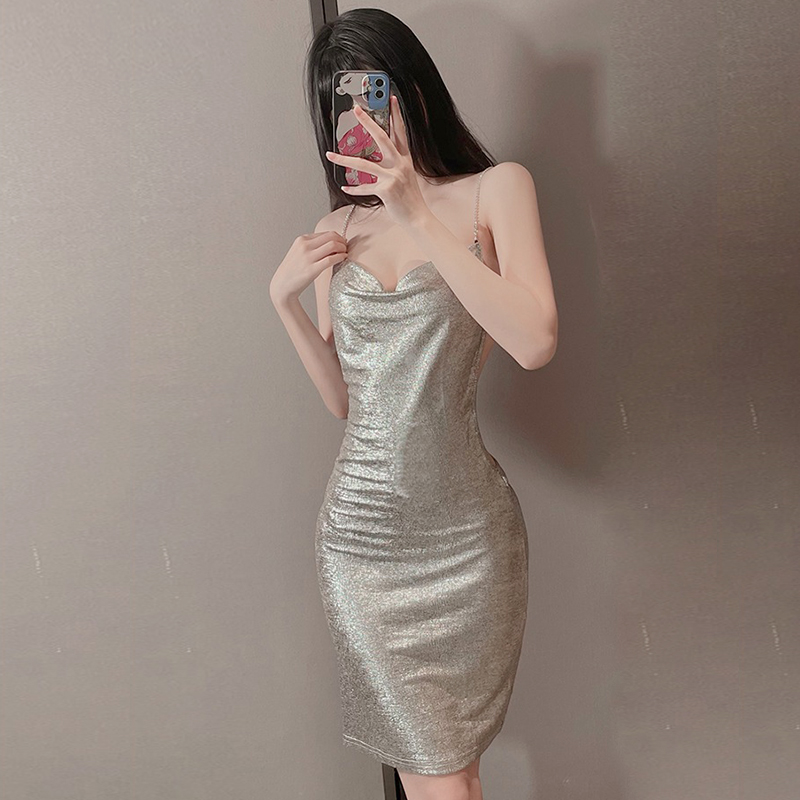 Váy ngủ nhũ óng ánh kim sa