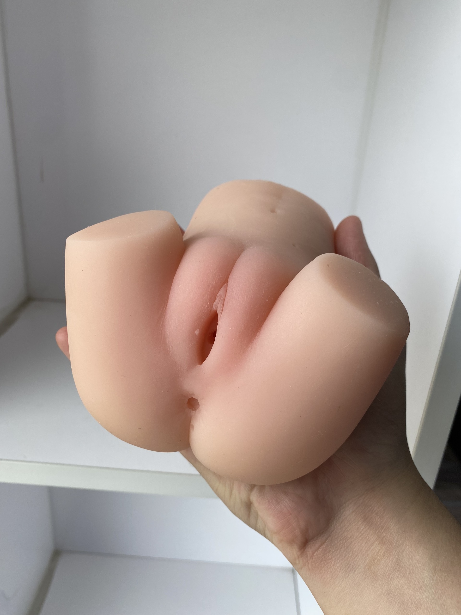 Âm Đạo Giả Cầm Tay Có Mông Đùi Sexy TOY0226 – Cảm Giác Như Thật