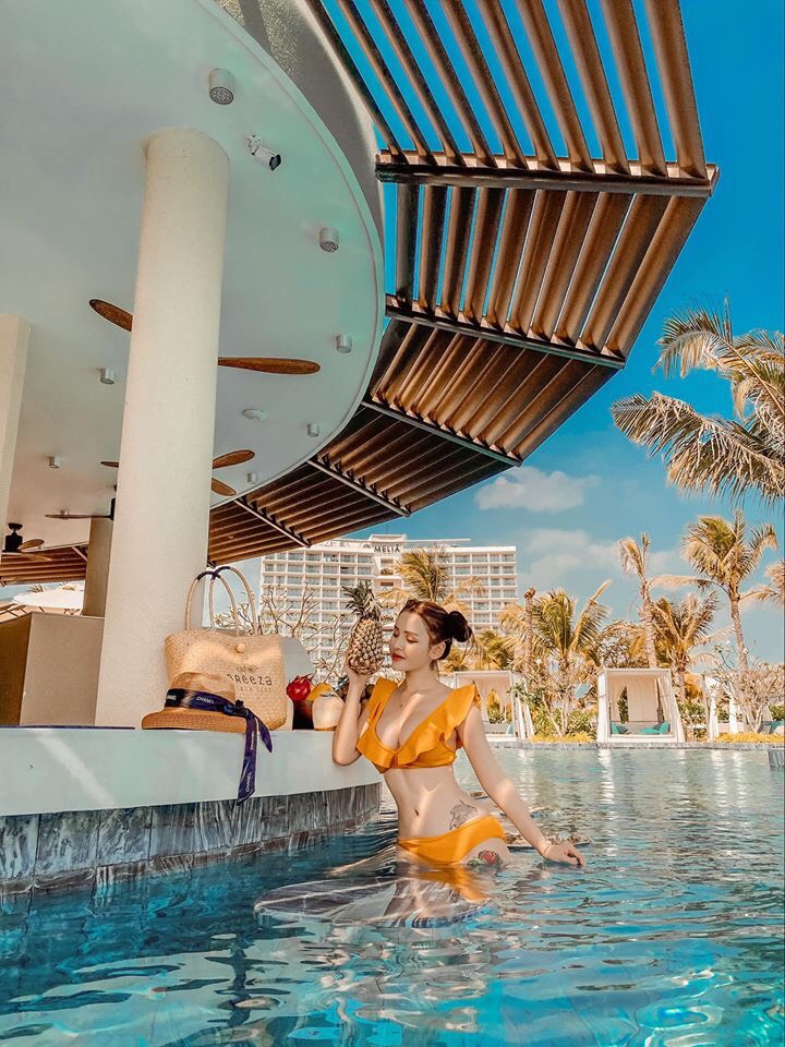 Bikini 2 mảnh ngực cánh tiên bánh bèo