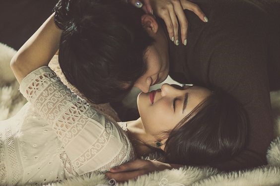 Tuổi nào của phụ nữ có ham muốn cao nhất? Khám phá “thời kỳ vàng” trong chuyện chăn gối