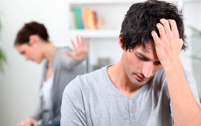 Chồng Ngoại Tình Có Biểu Hiện Gì? Những Dấu Hiệu Đáng Ngờ Không Nên Bỏ Qua