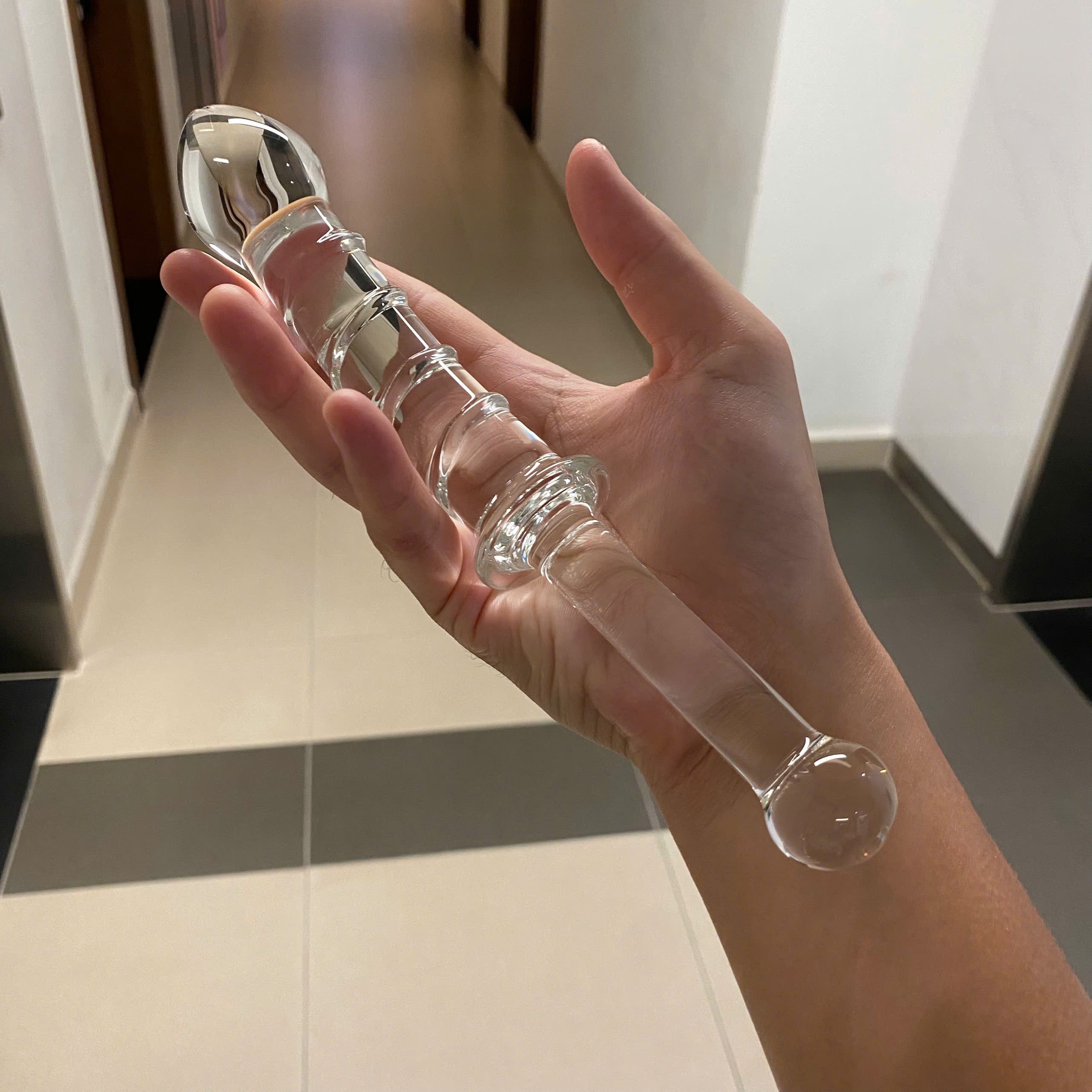 Dương vật giả thủy tinh có tay cầm dài kích thích âm đạo hậu môn