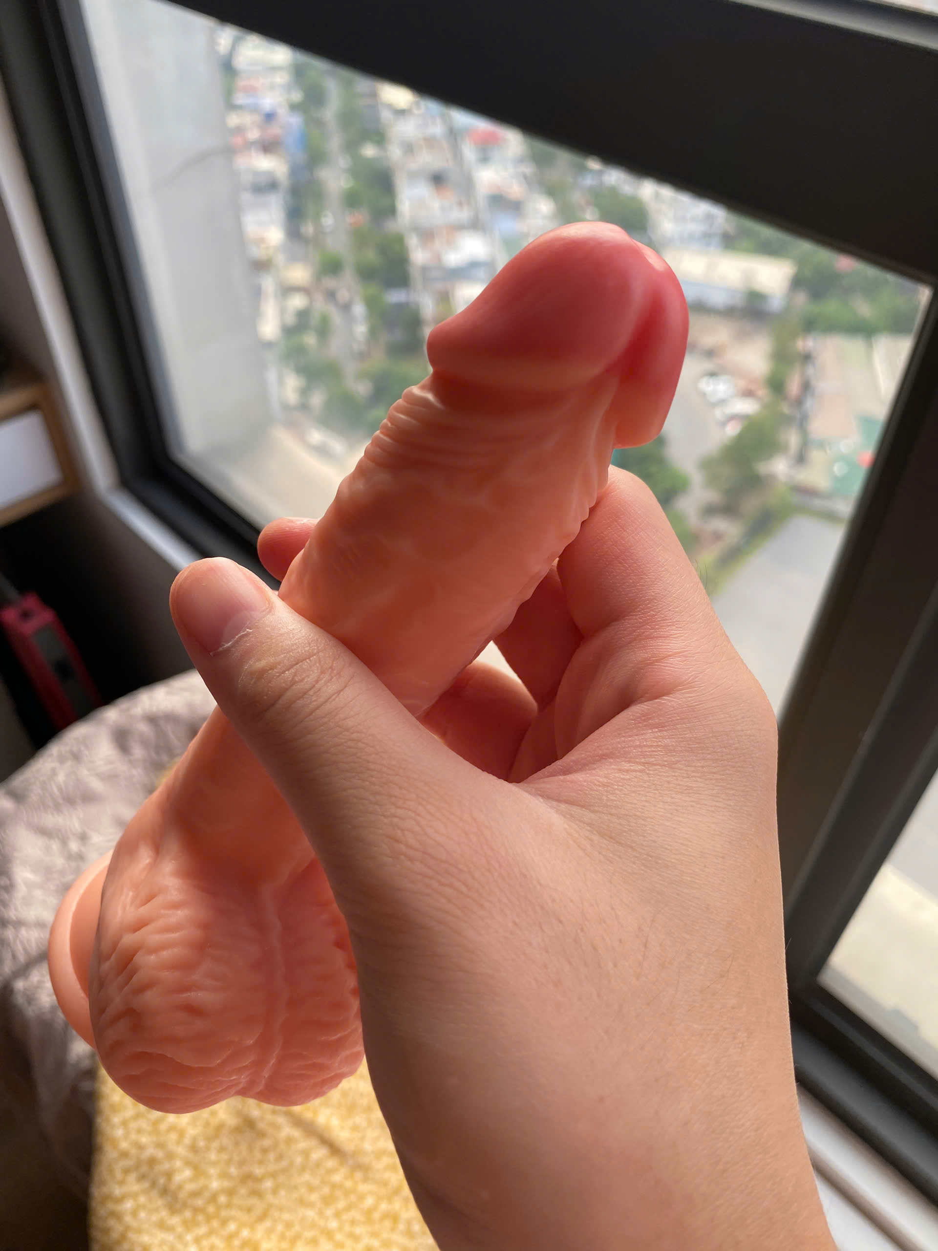 Dương vật giả trắng hồng châu Âu cỡ lớn gắn tường