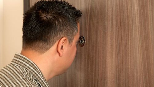 Hành Vi Thị Dâm Là Gì? Những Cảnh Báo Quan Trọng Bạn Không Nên Bỏ Qua