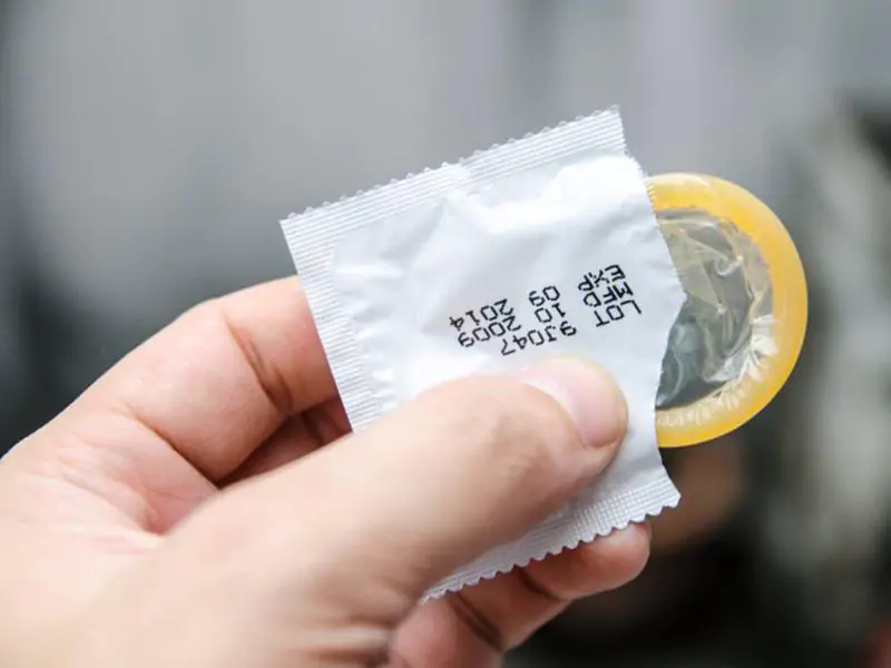 Hướng Dẫn Chi Tiết Cách Đeo Và Tháo Bao Cao Su Đúng Cách