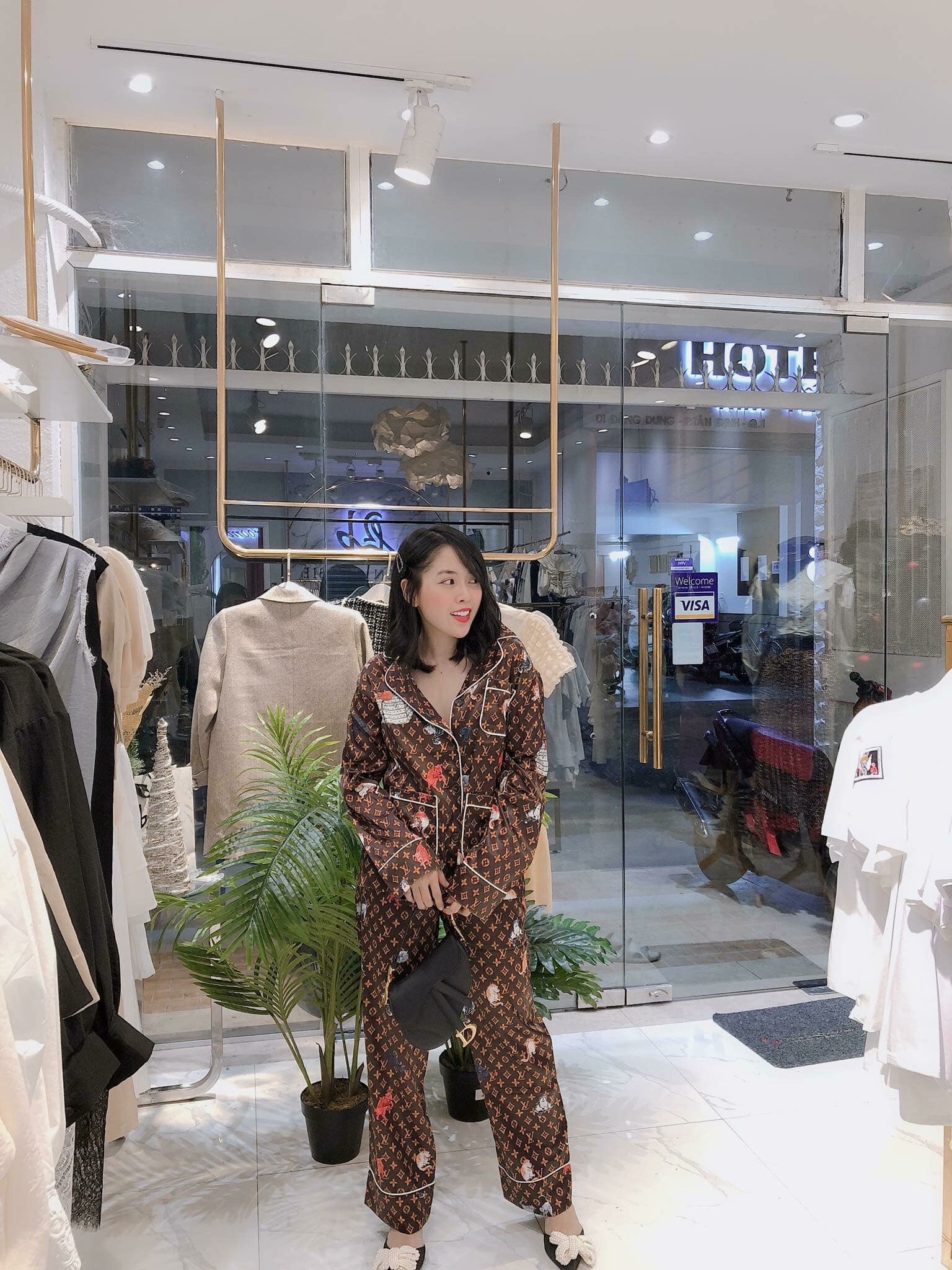 đồ ngủ lụa lv