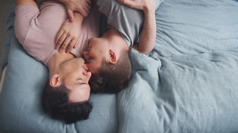 Gay Là Ai? Giải Thích Đầy Đủ Và Dễ Hiểu Về Đồng Tính
