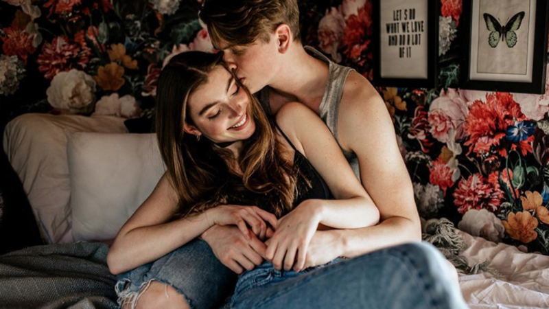 Vì Sao Một Số Nam Giới Thích Xuất Tinh Lên Mặt? Giải Thích Từ Tâm Lý Và Sinh Lý