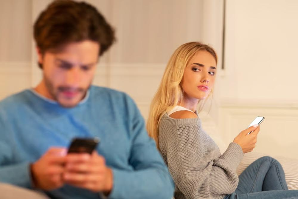 Nhận Biết Người Yêu Không Tôn Trọng Mình Qua Các Dấu Hiệu Sau