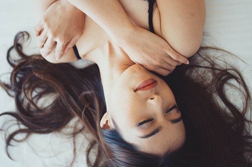 Uống tinh dịch phụ nữ có sao không và vị ra sao? Chuyên gia giải đáp thẳng thắn