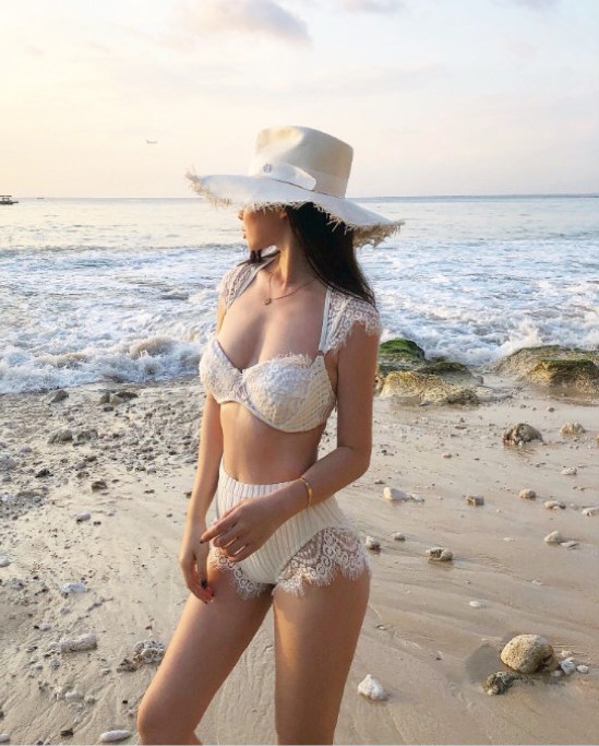 bikini 2 mảnh cúp ngực dày