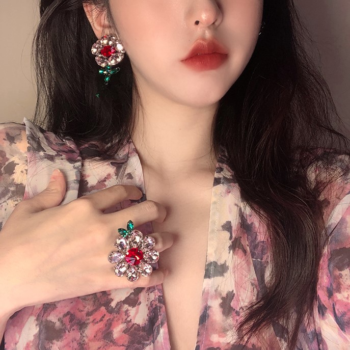 Khuyên tai hoa 5 cánh ngọc trắng đỏ