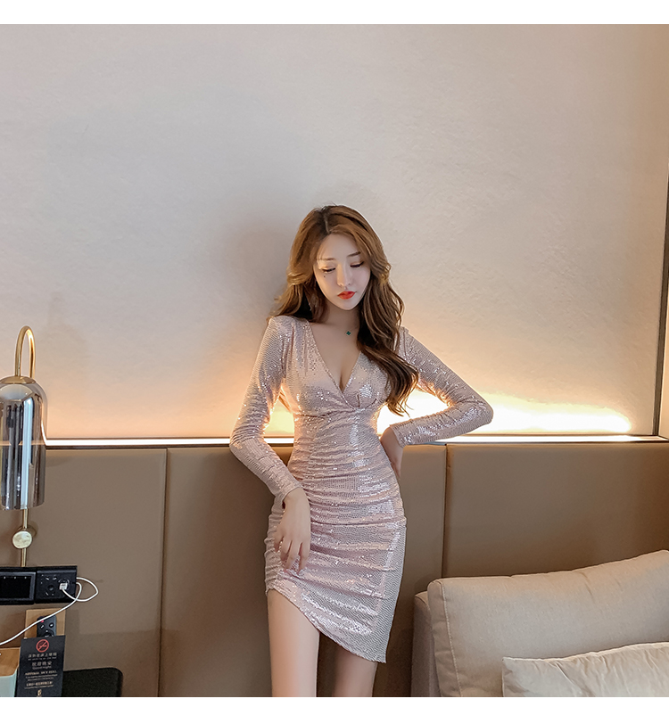 Váy body óng ánh dài tay