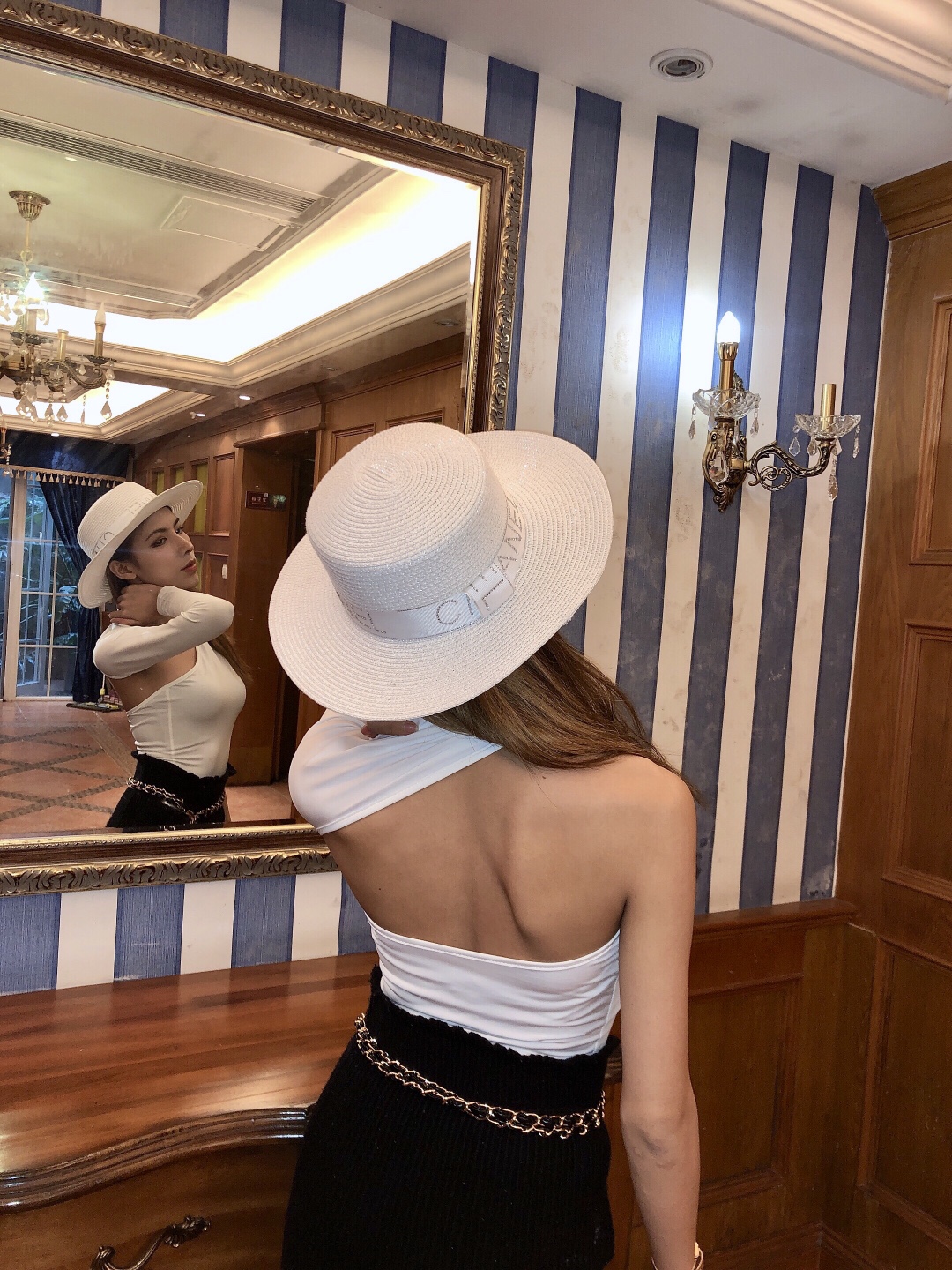 Bodysuit lệch vai dài tay quyến rũ