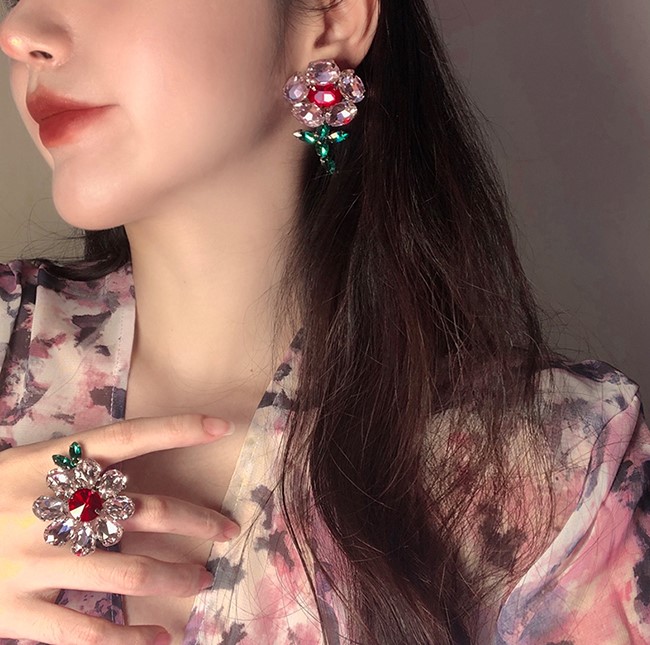 Khuyên tai hoa 5 cánh ngọc trắng đỏ