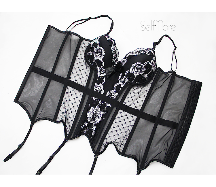 Bodysuit hoa sọc ngực chấm bi