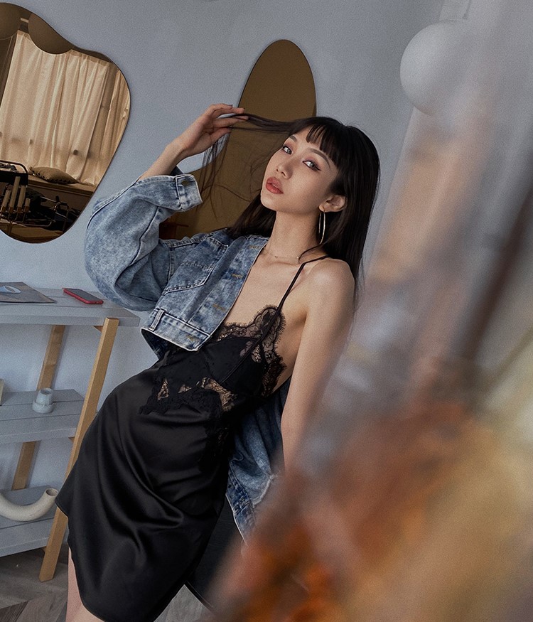 Váy ngủ lụa ngực ren xuyên thấu quyến rũ