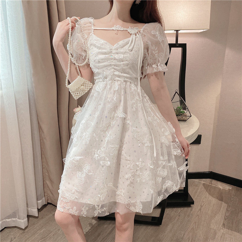 Váy voan côc tay trong suốt đính hoa bướm