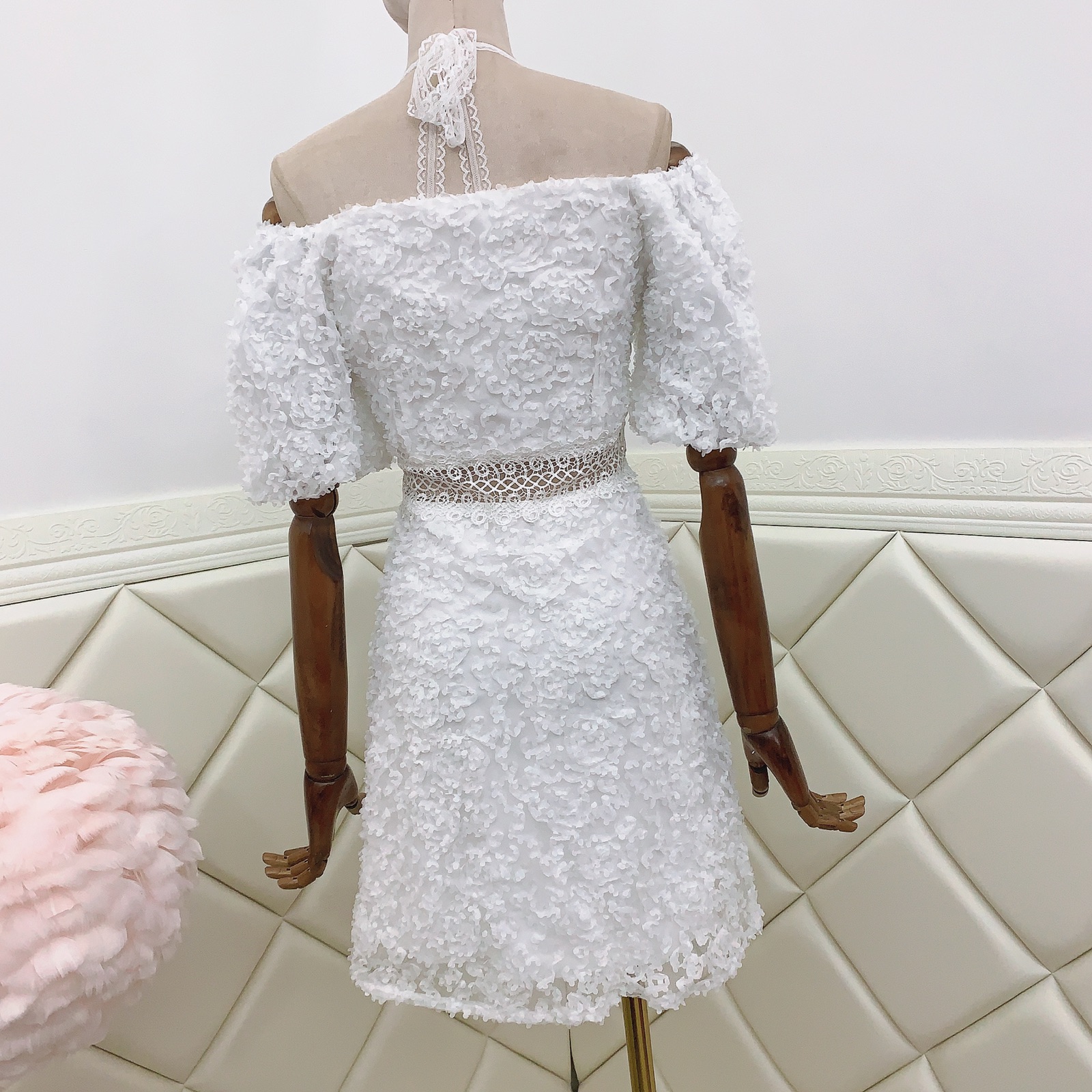 Váy ren hoa khuy cúc Quảng Châu